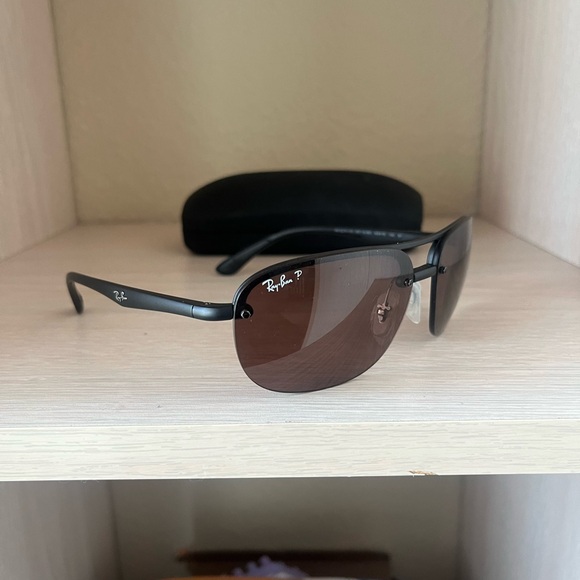 Ray-Bans sunglasses - Picture 1 of 5